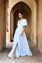 European cotton linen dress by Lincoln Paris, featuring a stylish, lightweight design with a relaxed fit and natural fabric texture.